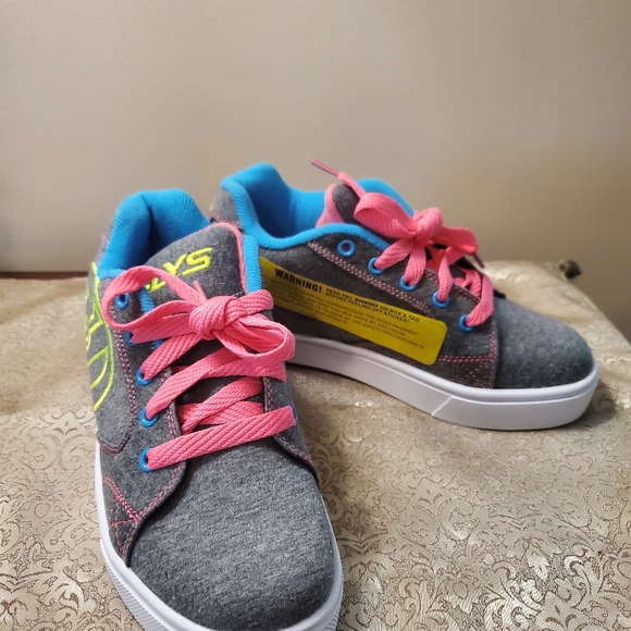 NWOT Heelys youth roller shoes - Picture 9 of 9